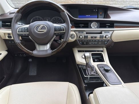 Used 2016 Lexus ES 350 w/ Premium Package w/Wood Trim image 22