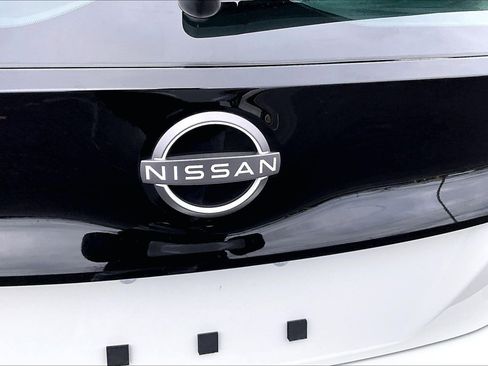Used 2024 Nissan Leaf S image 6