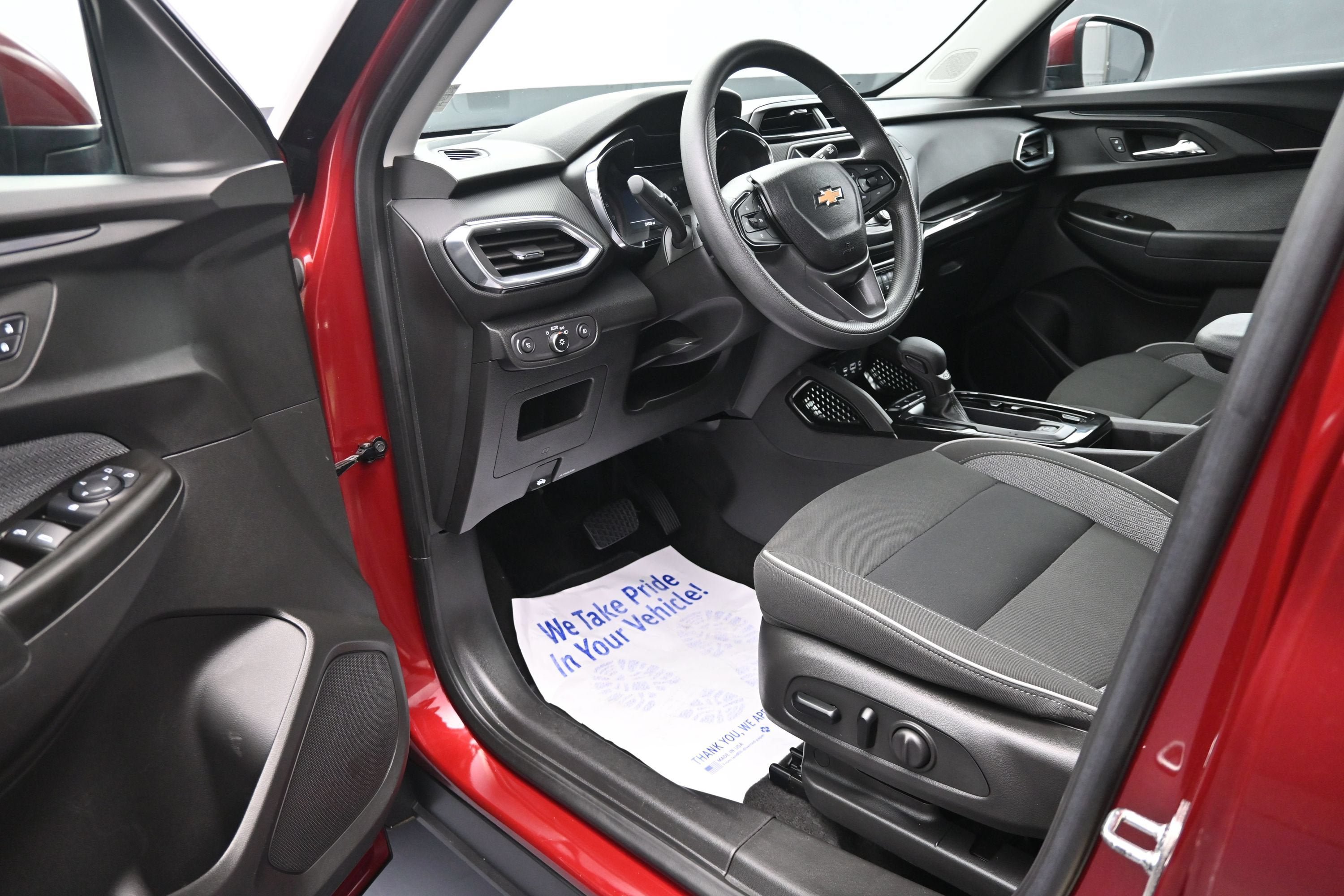 Used 2023 Chevrolet TrailBlazer LT FWD image 10
