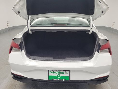 Used 2021 Hyundai Elantra SE image 29