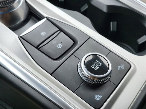 Certified 2022 Ford Explorer XLT w/ Equipment Group 202A image 26