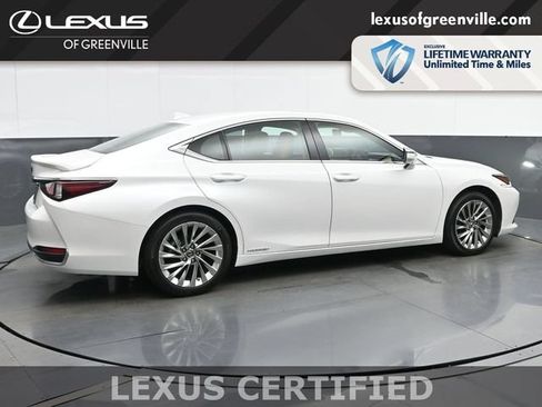 Certified 2022 Lexus ES 300h Ultra Luxury w/ Accessory Package 2 FWD image 8