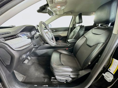 Used 2022 Jeep Compass Latitude image 13