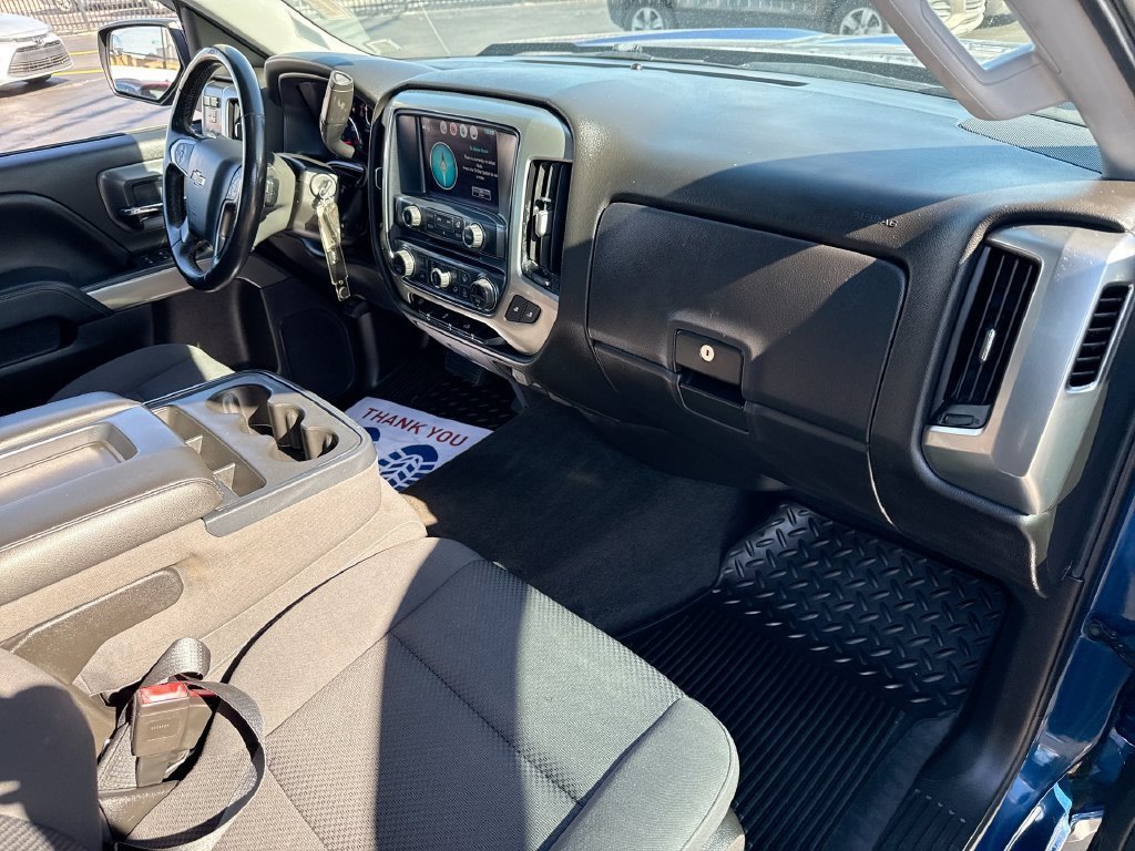 Used 2018 Chevrolet Silverado 1500 LT w/ All Star Edition AWD/4WD image 28