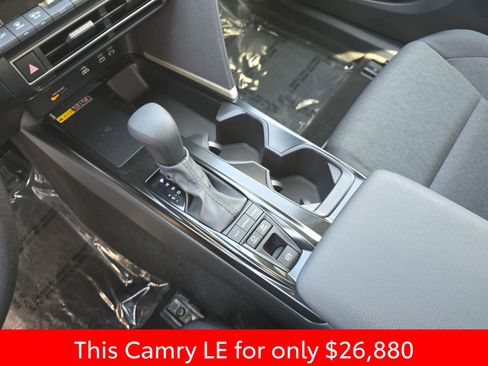 Used 2025 Toyota Camry LE FWD image 31
