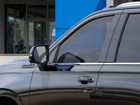 New 2026 Chevrolet Tahoe High Country AWD/4WD image 12