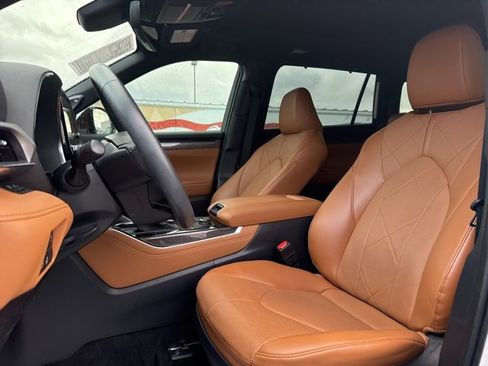 Used 2023 Toyota Highlander Platinum image 21