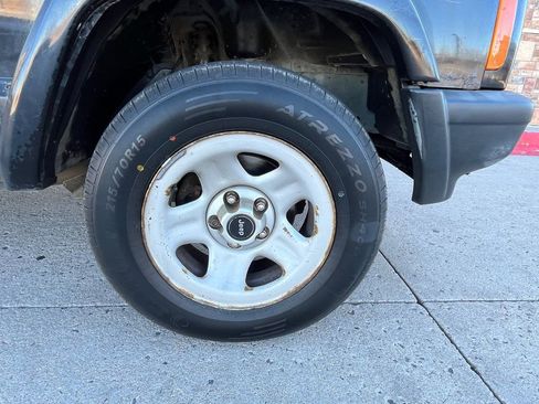 Used 2000 Jeep Cherokee Sport image 27