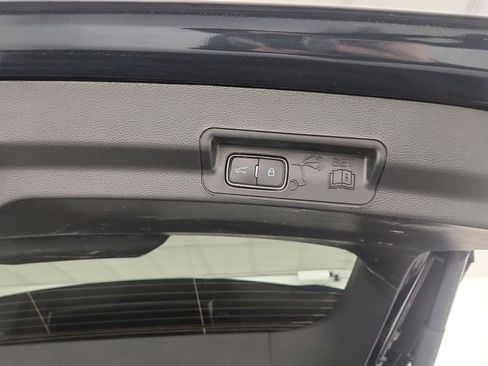 Used 2023 Ford Explorer XLT w/ Equipment Group 202A image 24