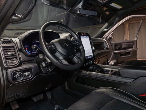 Used 2024 RAM 2500 Limited image 16