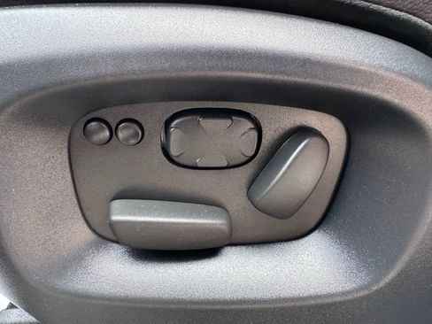 Used 2014 Land Rover Range Rover Sport SE image 29