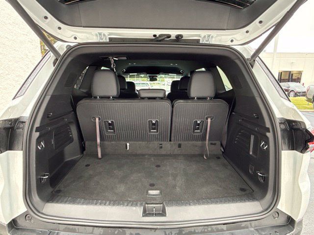 Used 2025 Buick Enclave Preferred FWD image 7