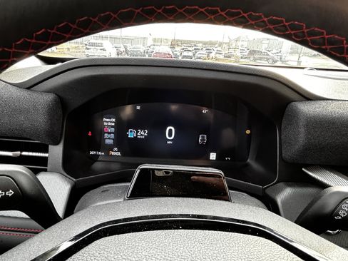 Used 2025 Ford Explorer ST-Line image 17