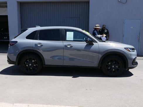 Used 2024 Honda HR-V Sport image 2