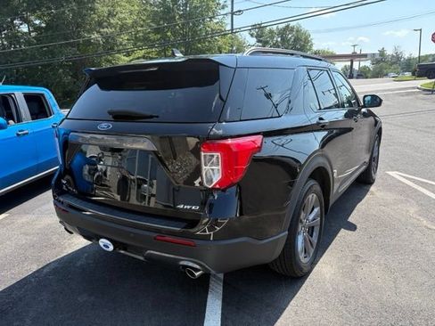 Used 2023 Ford Explorer XLT w/ Equipment Group 202A AWD/4WD image 3
