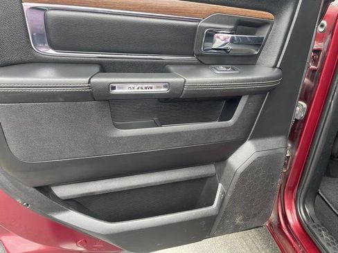 Used 2018 RAM 1500 Laramie AWD/4WD image 18