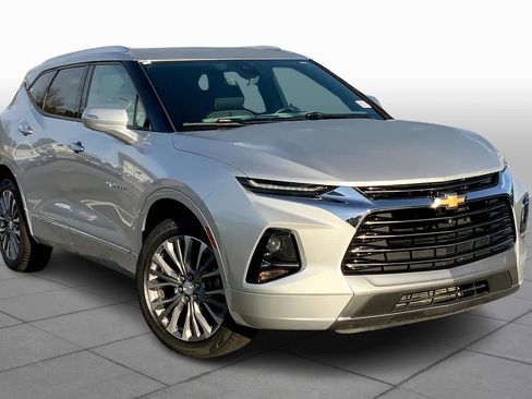 Used 2019 Chevrolet Blazer Premier w/ Driver Confidence II Package FWD image 3