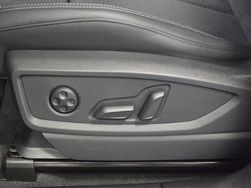 Used 2025 Audi SQ5 Premium Plus w/ Premium Plus Package image 25