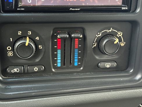 Used 2006 Chevrolet Silverado 2500 LT w/ Skid Plate Package image 19