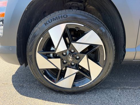 Used 2024 Hyundai Kona Limited AWD/4WD image 26