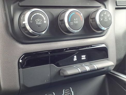 Used 2022 RAM 1500 Big Horn AWD/4WD image 11