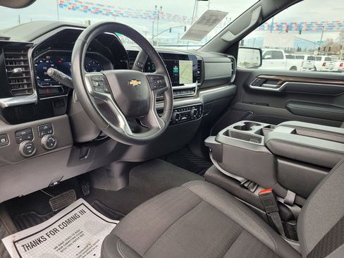 Used 2025 Chevrolet Silverado 1500 LT image 10