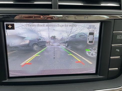 Used 2019 Lincoln Continental Select w/ Continental Climate Package image 20