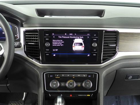 Certified 2023 Volkswagen Atlas SE w/ Black Wheel Package FWD image 26