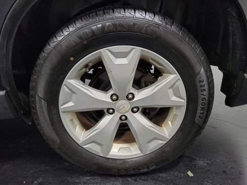 Used 2015 Subaru Forester 2.5i Premium w/ All-Weather Package AWD/4WD image 11