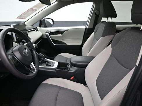 Certified 2024 Toyota RAV4 XLE w/ Convenience Package image 31