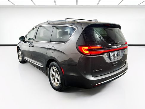Used 2022 Chrysler Pacifica Limited FWD image 6