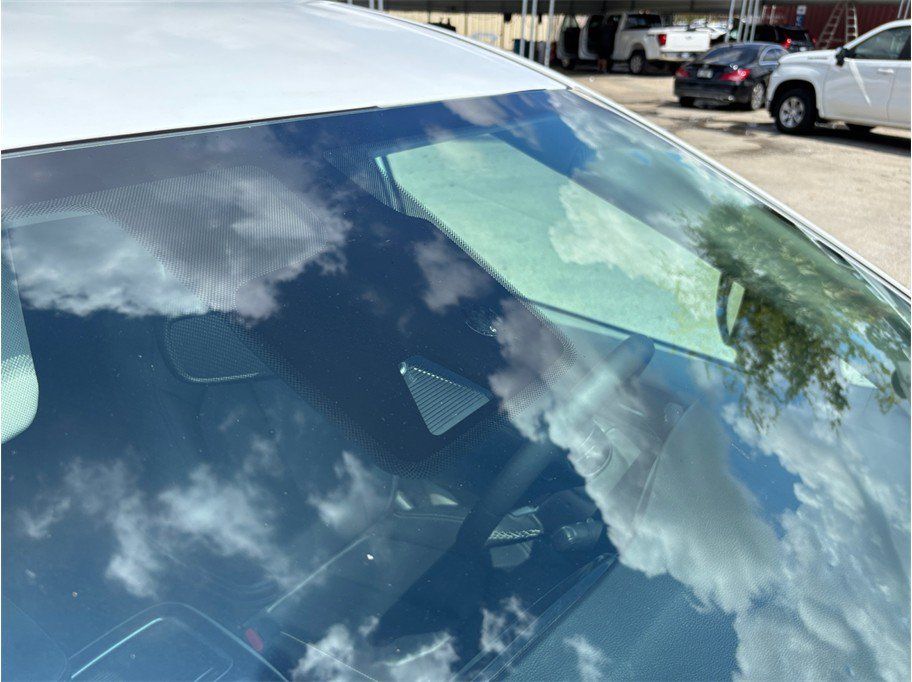 Used 2024 Chrysler Pacifica Limited FWD image 12