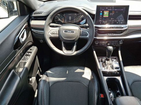 Used 2023 Jeep Compass Trailhawk AWD/4WD image 12