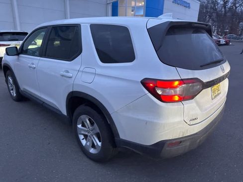 Used 2023 Honda Pilot LX image 13