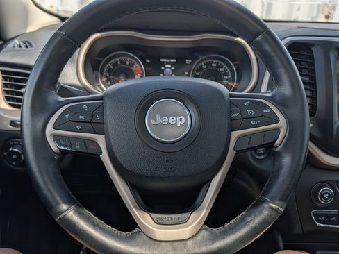 Used 2016 Jeep Cherokee Limited image 27