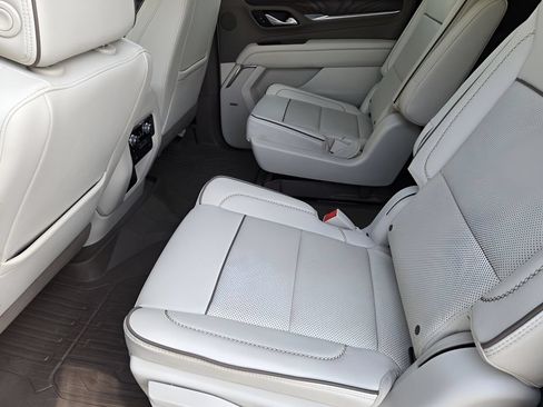 Used 2022 GMC Yukon XL Denali RWD image 27