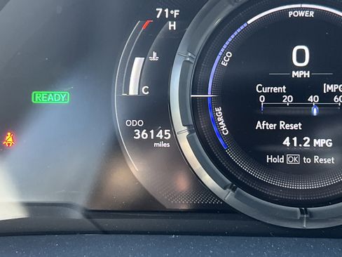 Used 2024 Lexus ES 300h F Sport image 22