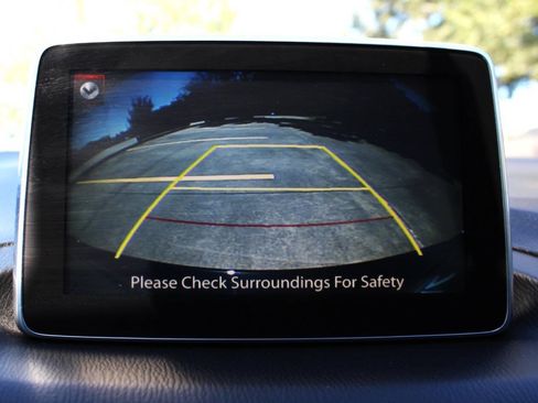 Used 2014 MAZDA MAZDA3 i Touring w/ Technology Package FWD image 10
