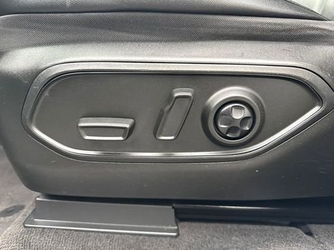 Used 2022 Jeep Grand Cherokee L Limited image 38