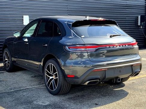 Used 2023 Porsche Macan image 3