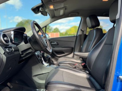 Used 2015 Chevrolet Trax LT w/ LT Plus Package image 12
