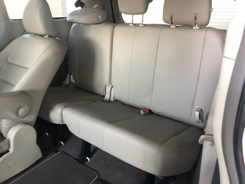 Used 2019 Toyota Sienna XLE image 12