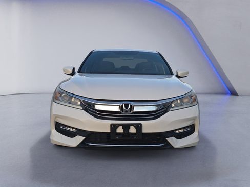 Used 2017 Honda Accord Sport image 7