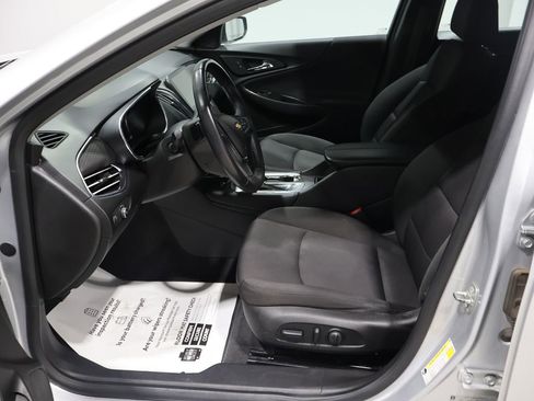 Used 2018 Chevrolet Malibu LT image 11