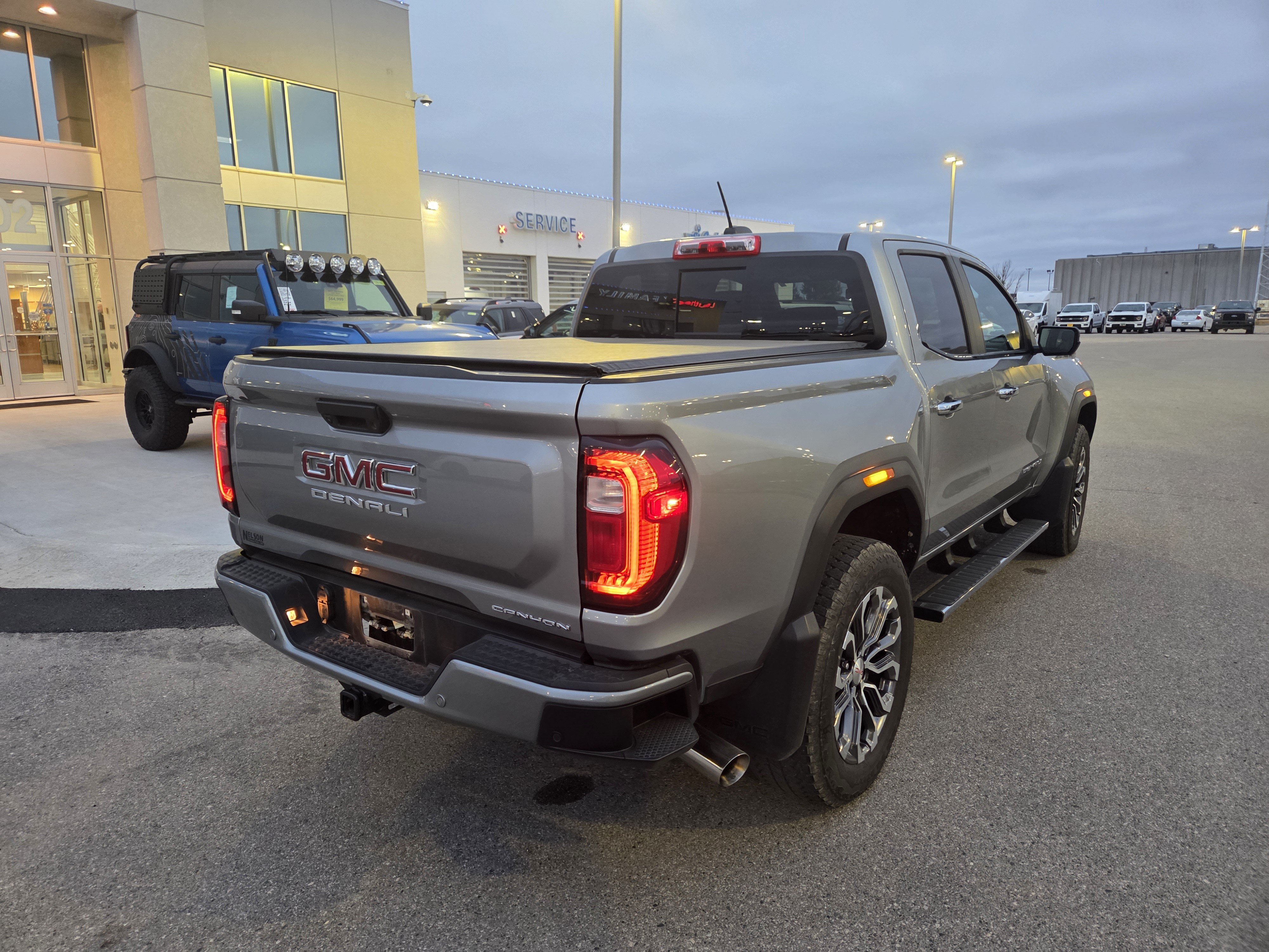 Used 2024 GMC Canyon Denali AWD/4WD image 4