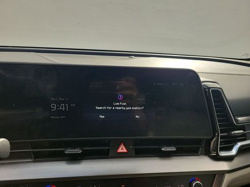 Used 2023 Kia Sportage EX image 27