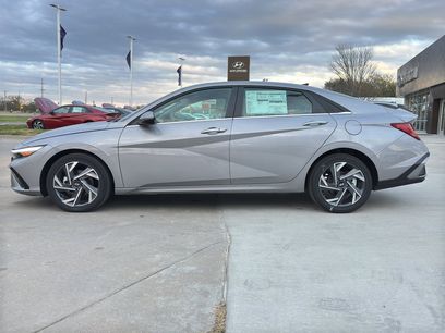 New 2025 Hyundai Elantra SEL