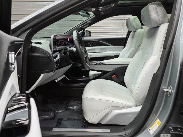 Used 2024 Cadillac Lyriq Luxury w/ LPO, Floor Liner Package AWD/4WD image 14