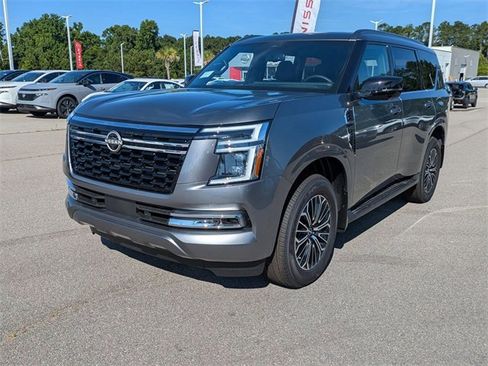 New 2025 Nissan Armada SL w/ Captain's Chari Seat Package image 7