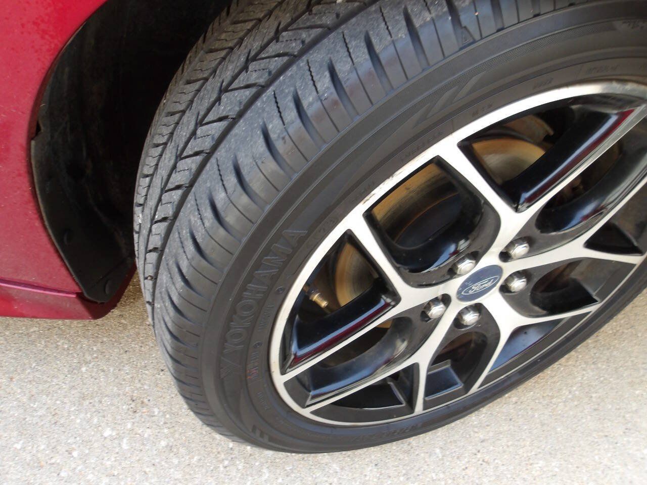 Used 2015 Ford Focus SE w/ SE Sport Package FWD image 46
